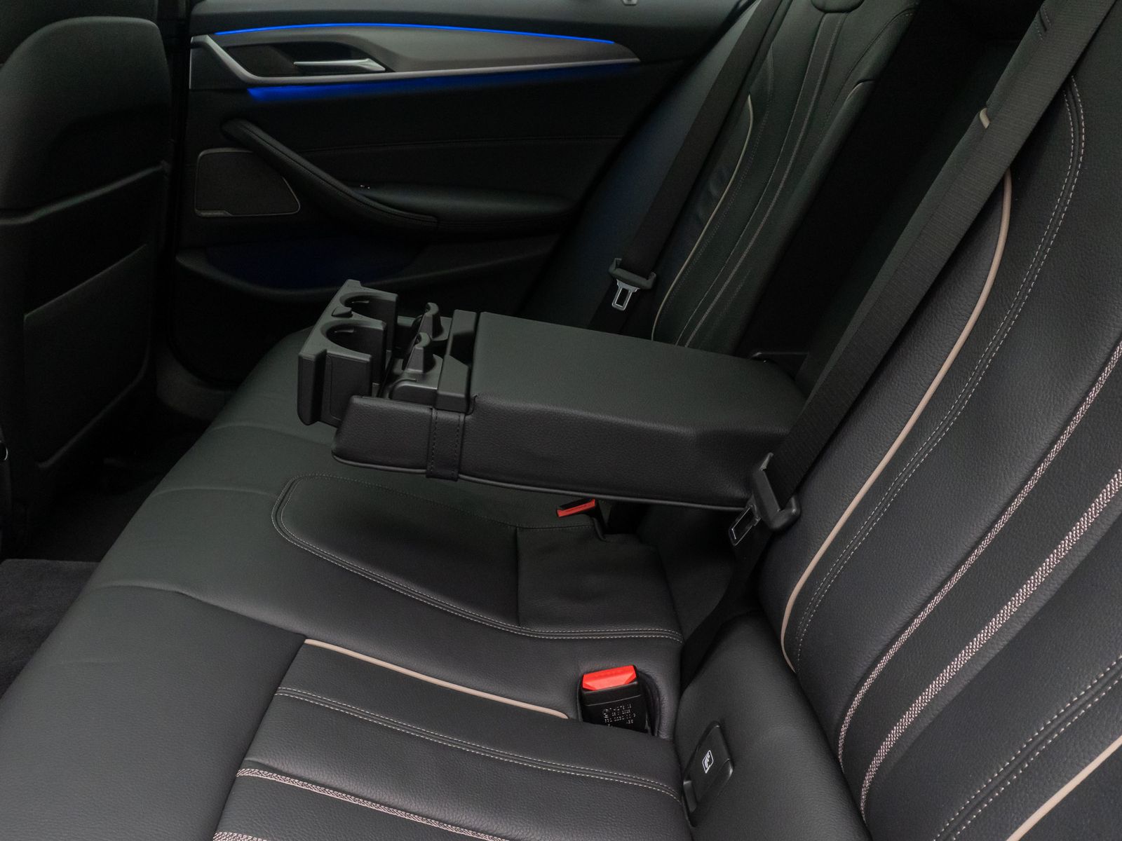Fahrzeugabbildung BMW 540d xD M Sport Panoram Laser Kamera HUD DAB H/K