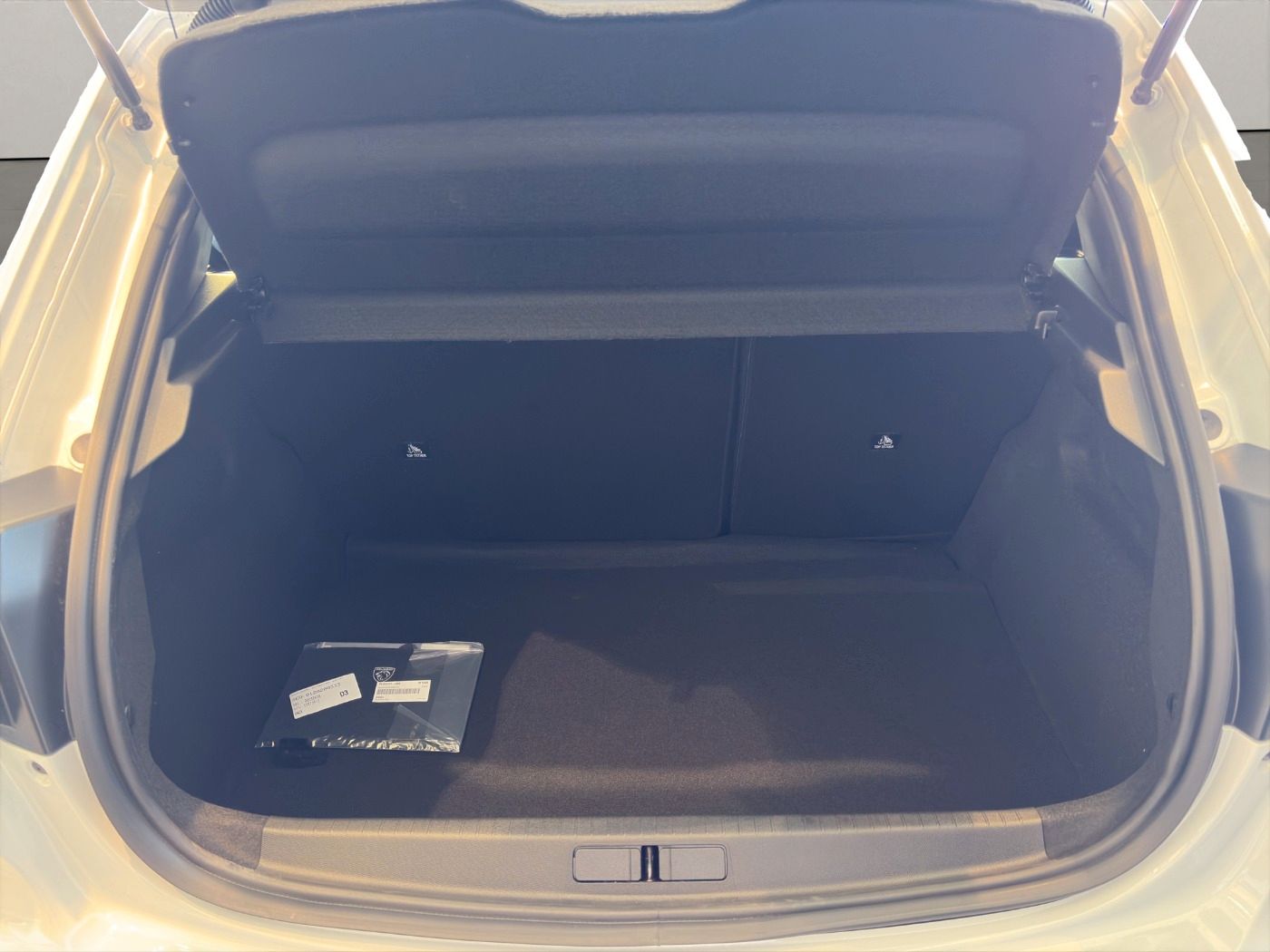 Peugeot 208 - Bild 18