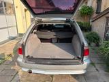 BMW 520i A Touring - - BMW 520 aus 2001: Kombi