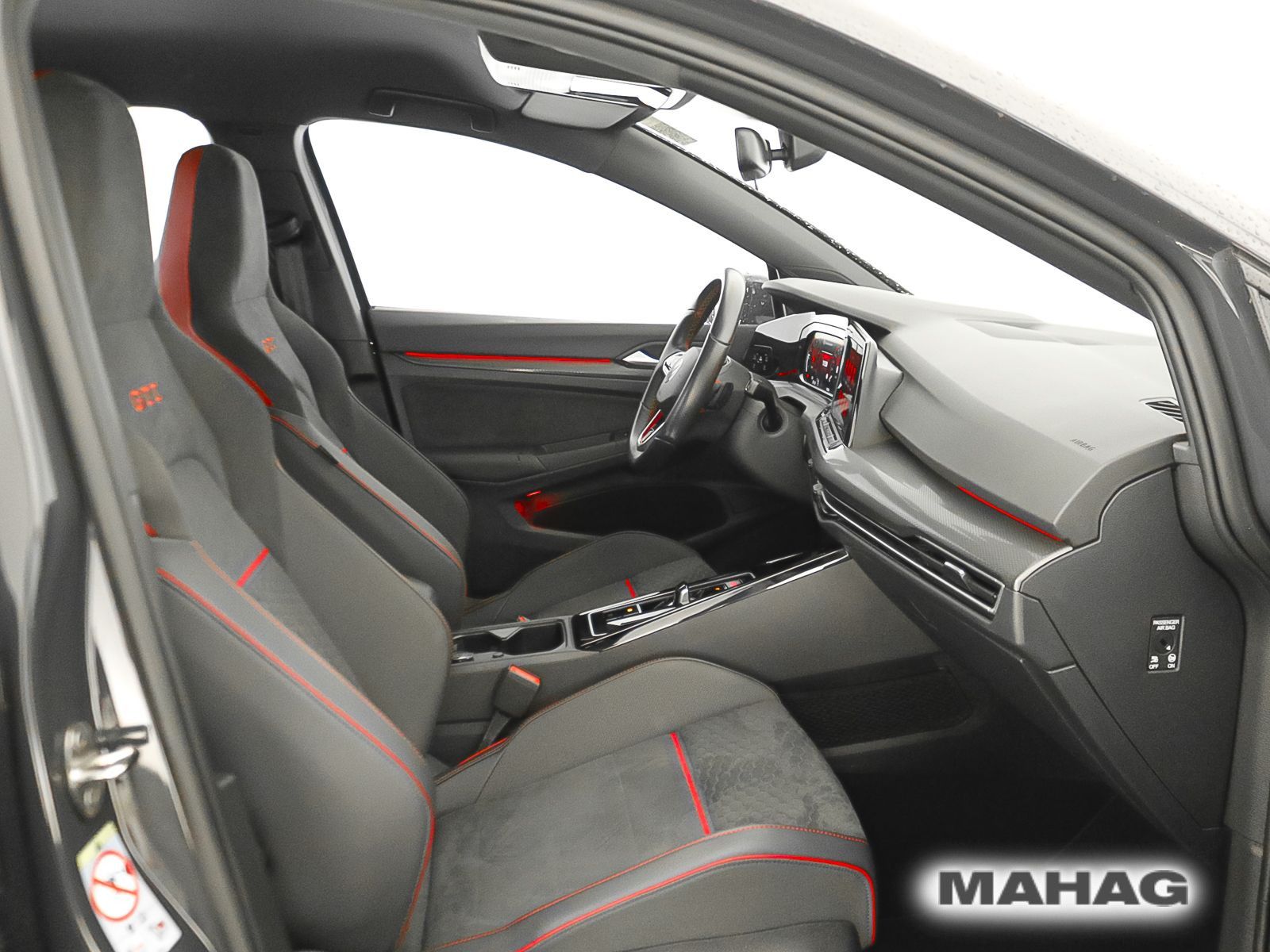 Volkswagen Golf VIII GTI Clubsport 2.0 TSI LED+ Navi ParkPi foto 13