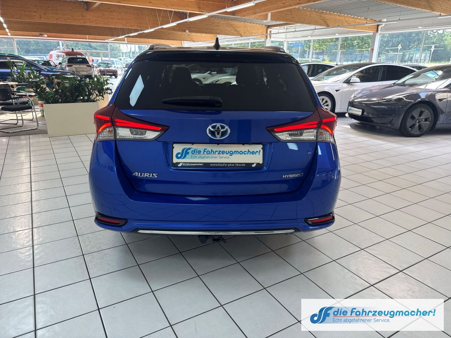 Fahrzeugabbildung Toyota Auris Touring Sports Hybrid 1.8  Klimaautom Spur