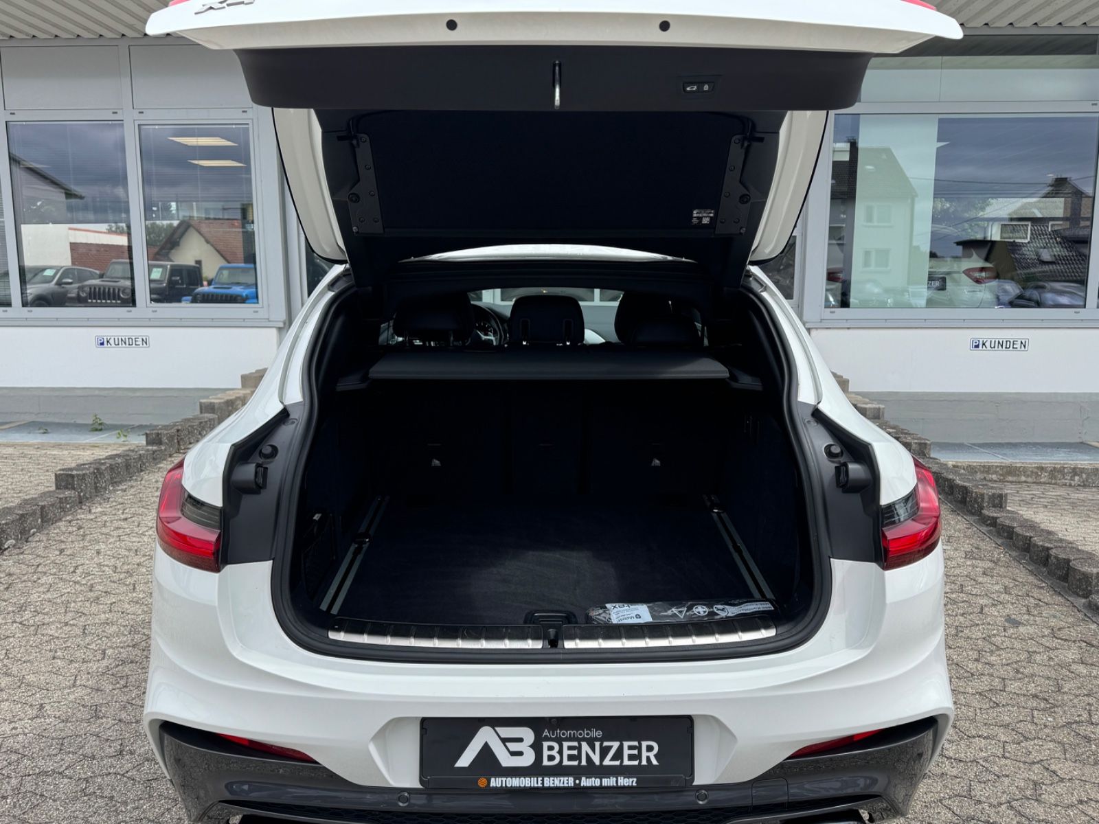 Fahrzeugabbildung BMW X4 M40/ACC/LED/AHK/Leder/HUD/Ambiente/360°Cam/