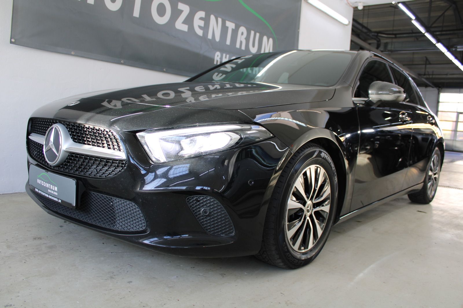 MERCEDES-BENZ A 180 d 8G DCT Kamera/Leder/Navi/Sitzhzg.