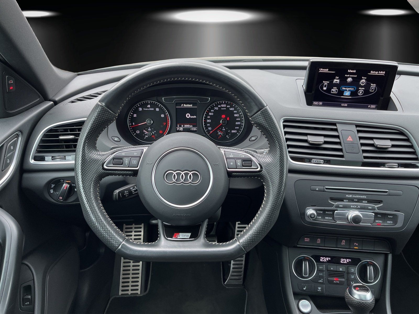 Fahrzeugabbildung Audi Q3 2.0 TFSI quattro S-LINE Comp./PANO/KAMERA/LED
