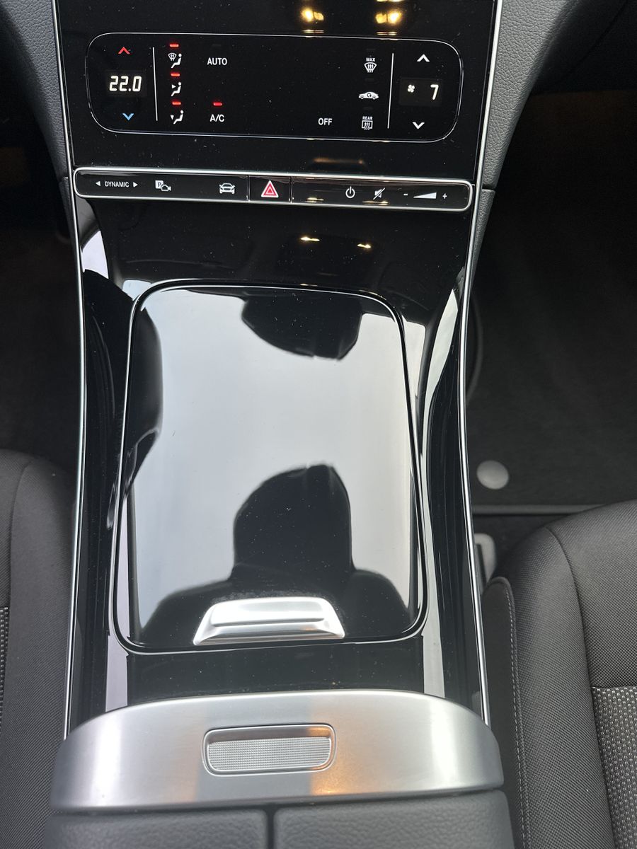 Fahrzeugabbildung Mercedes-Benz C 220d T Avantgarde NAV+LED+BURMESTER+ACC+V-COCK