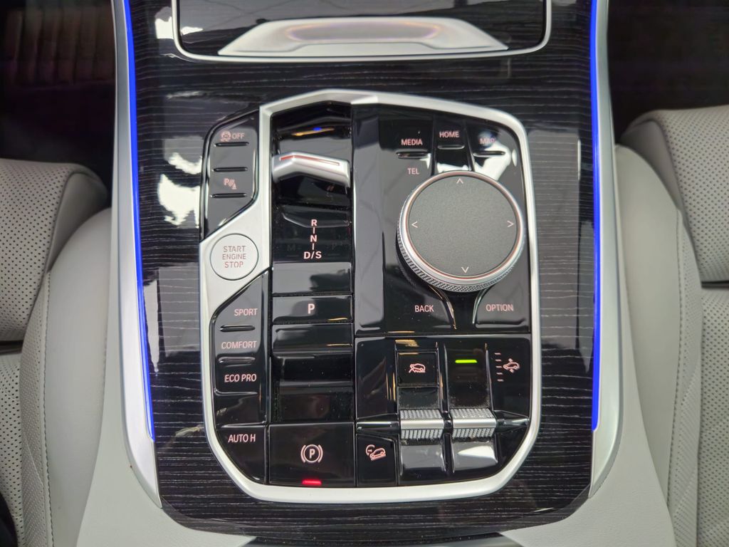 BMW X5 xD40i M Sport*PANO*SOFT*STHZG*7-SITZ*AHK*360°