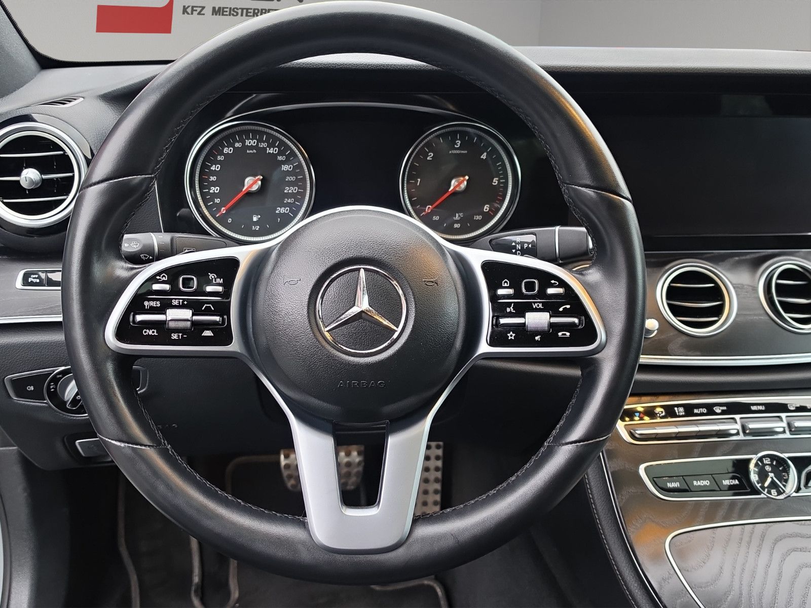 Fahrzeugabbildung Mercedes-Benz E 350 E Limousine Avantgarde Aus 1.Hand