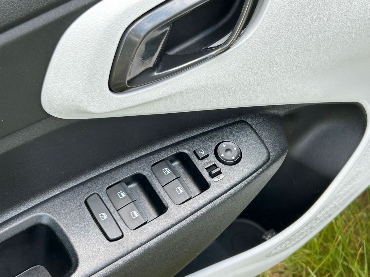 Fahrzeugabbildung Hyundai i10 1.2 Prime *Navi*Sitzhzg*Lenkradhzg*Kamera*