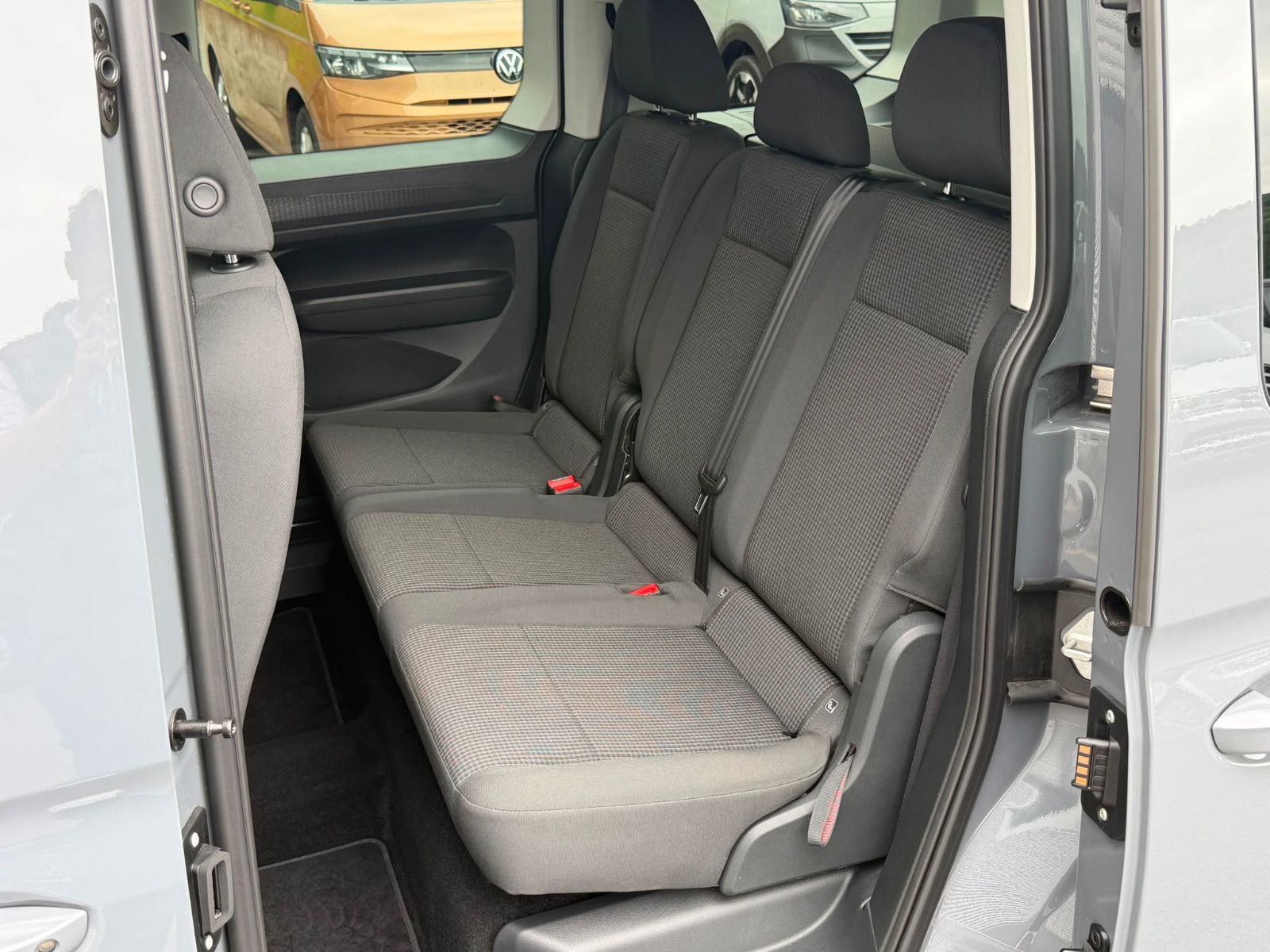 Fahrzeugabbildung Volkswagen Caddy TSI eHybrid DSG ACC LED SHZ AHK-vorb. BLIS