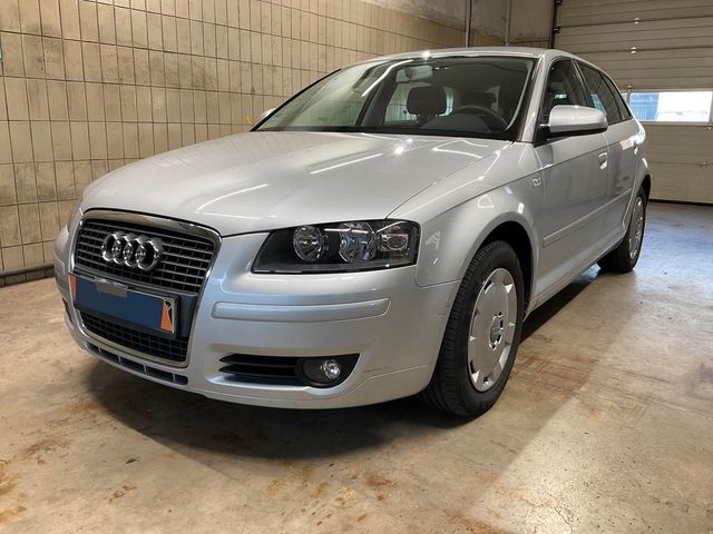 Audi A3 Sportback 1.6 75kW/102PS Sitzheizung  TÜV NEU