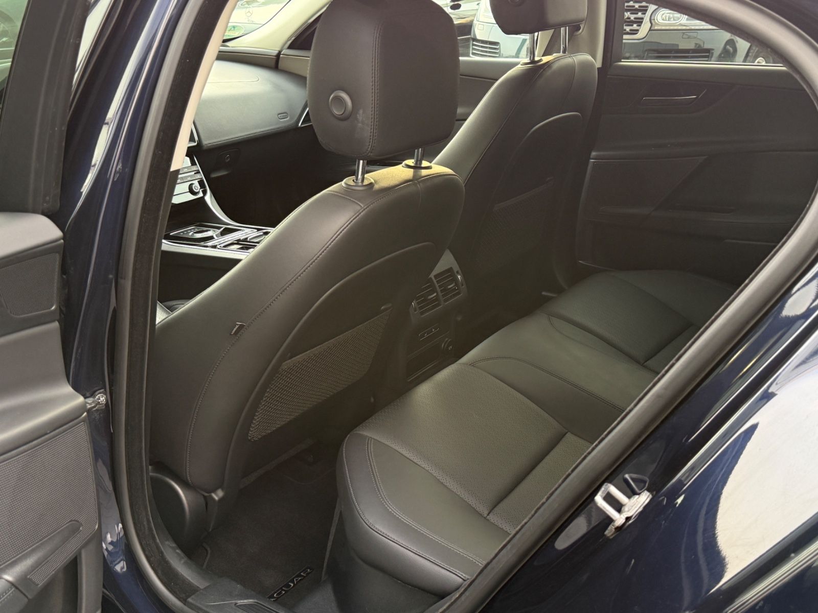 XE Portfolio AWD 2.0 Aut Leder Navi ACC 1.Hand