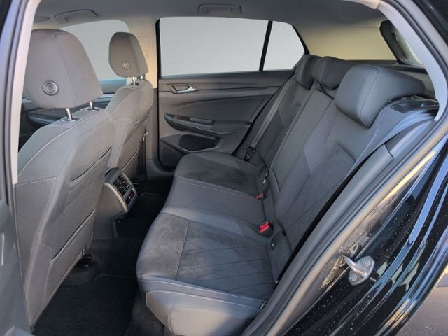 Golf VIII 1.5 eTSI DSG STYLE LED+KAMERA+NAVI+ACC