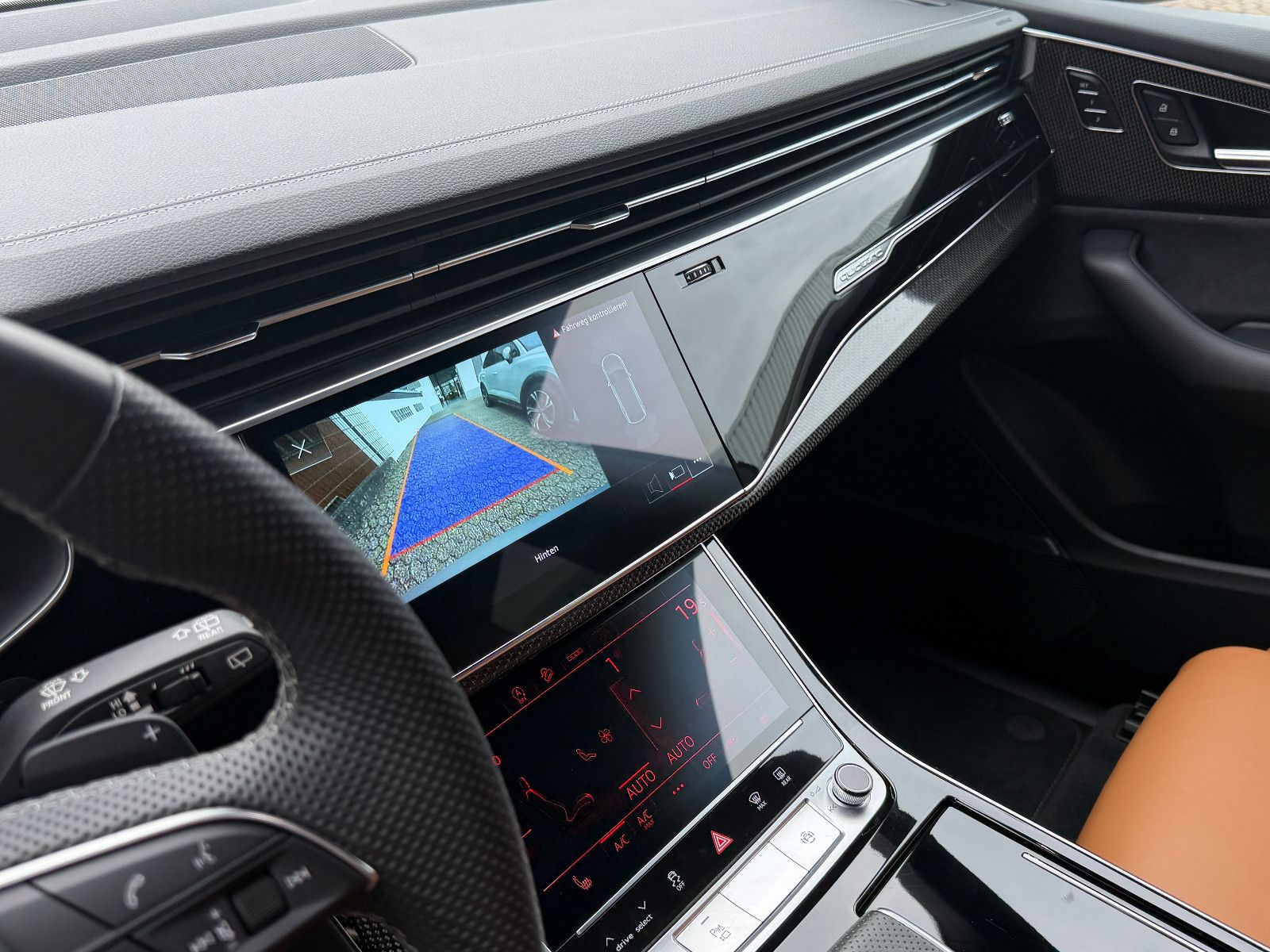 Fahrzeugabbildung Audi SQ8 4.0 TFSI quattro/EXCLUSIVE/ALCANTARA/BLACK