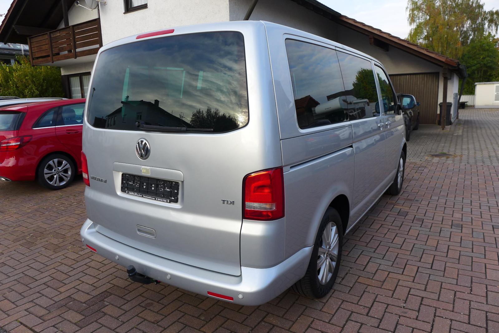 Volkswagen T5 Multivan 2.0 BiTDI Match | 179 ch | BVM | 7 places | Table | Chauffage stationnaire | Sièges chauffants | Attelage amovible