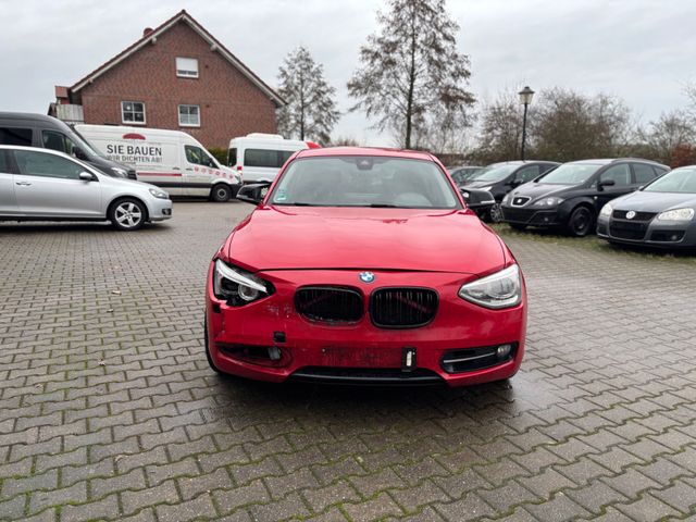 BMW 118 i Navi SHZ Bi-Xenon 6-Gang 18-Zoll Alu