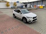 BMW X1 sDrive18d/Panorama/Kamera/HuD/ACC - BMW X1: Sdrive 18d
