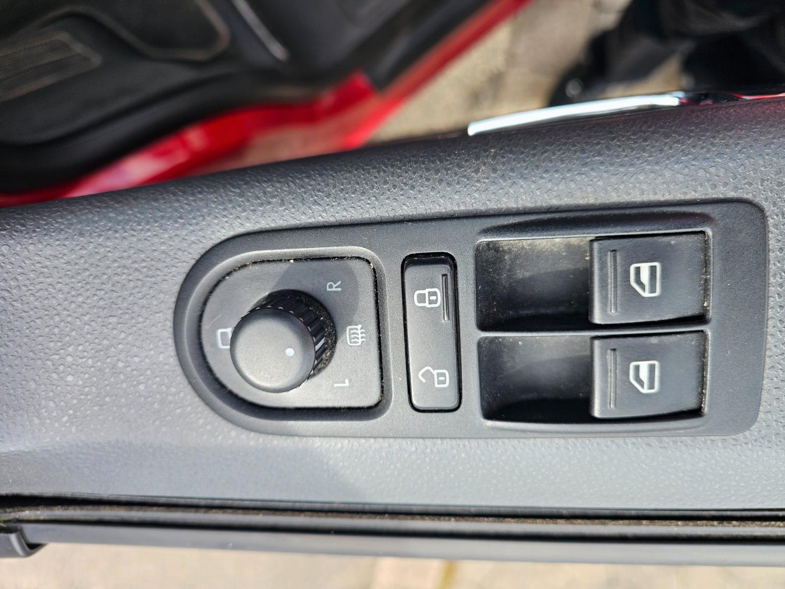 VOLKSWAGEN T5 MULTIVAN 2.0 TDI 140CH - BVM - CHAUFFAGE AUXILLIAIRE - TOIT OUVRANT - 1ERE MAIN - DISTRIBUTION NEUVE