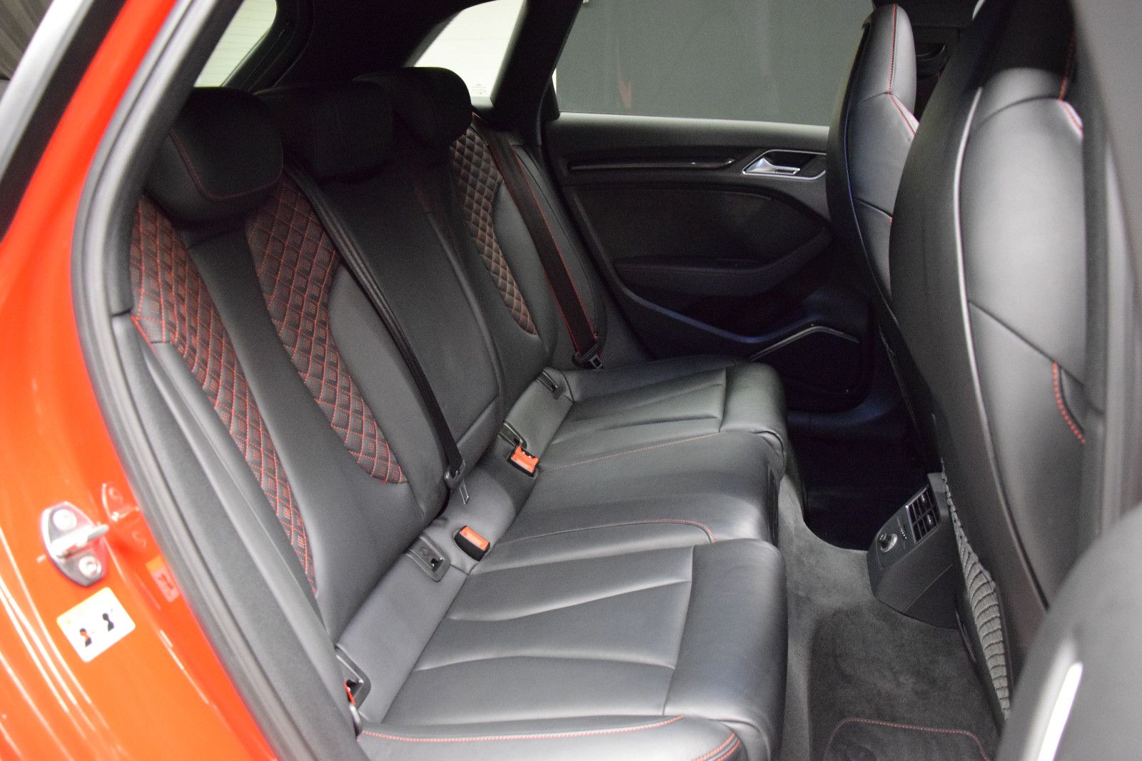 Fahrzeugabbildung Audi RS3 Sportback 2.5 TFSI quattro Pano Schale B&O