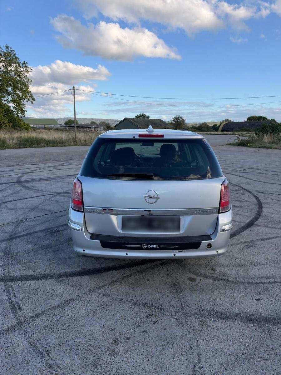 Opel Astra 2005 — photo 11