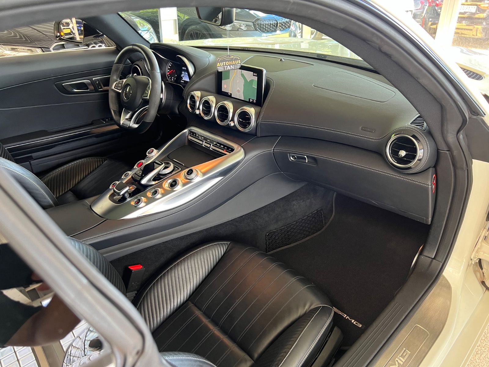 Fahrzeugabbildung Mercedes-Benz AMG GT Coupe * DIAMANTWEIß *NIGHTP*PANO*PERFORM*