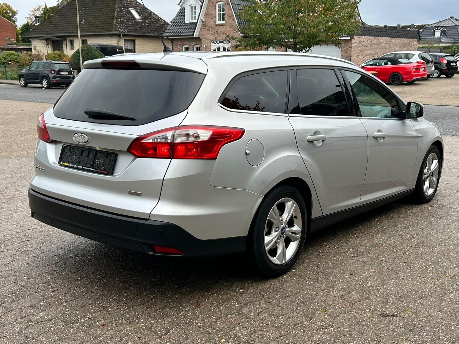 Ford Focus 2012 — photo 6