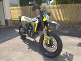 Husqvarna 701 Supermoto - SUPERMOTO