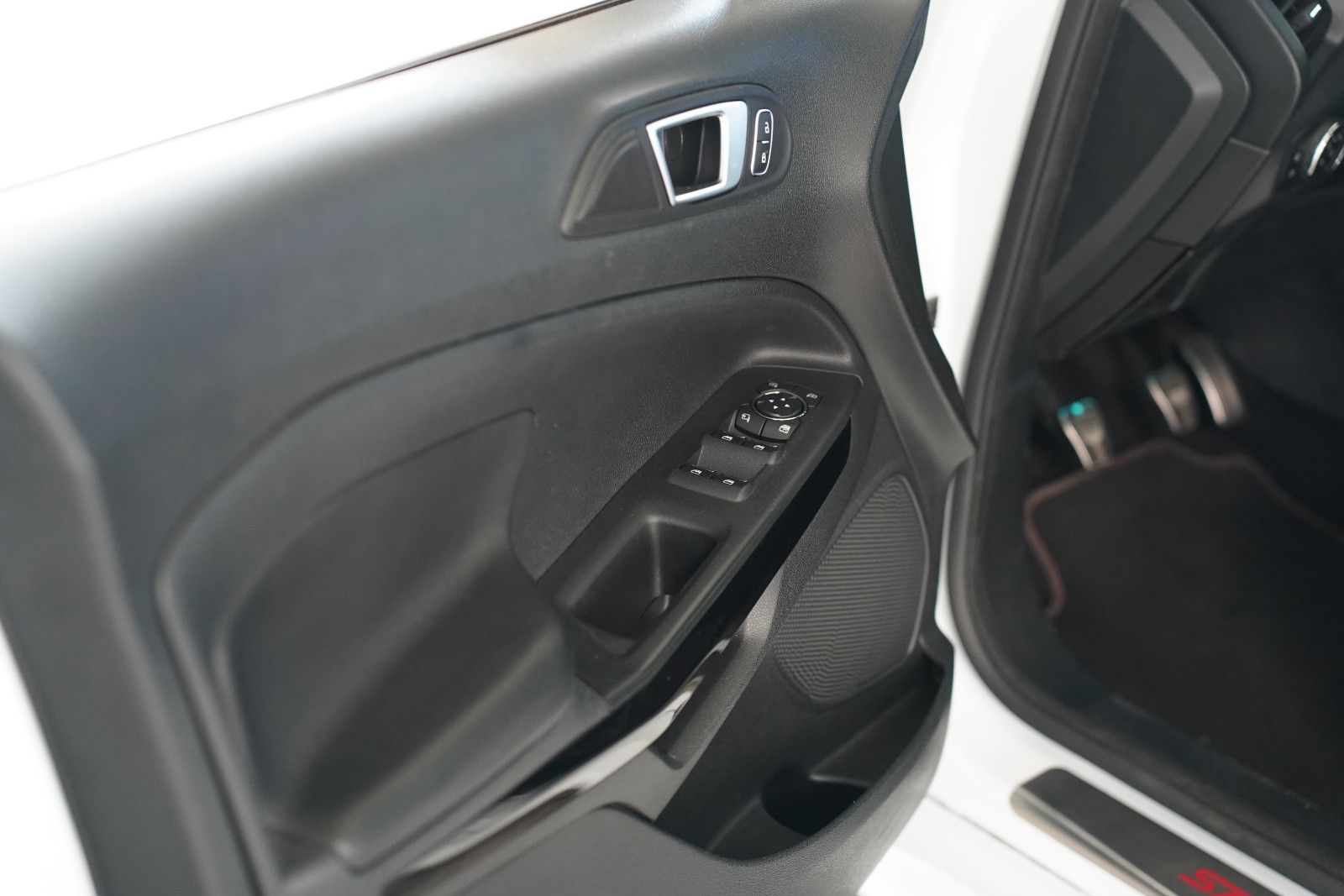 Fahrzeugabbildung Ford EcoSport ST-Line*NAVI*KeyFree*KLIMAAUTOMATIK