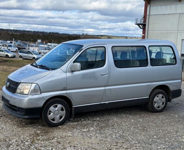 Toyota Hiace 2.5 D-4D *8.SITZER*5.GANG*EURO.4*