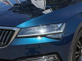 Skoda Superb Combi 2.0 TDI DSG Style NAVI Matrix Pano - Skoda Superb Gebrauchtwagen in München
