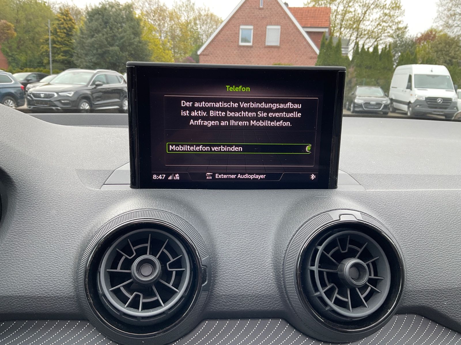 Fahrzeugabbildung Audi Q2 35 TFSI S tronic,Panorama,Kamera,Xenon,Navi