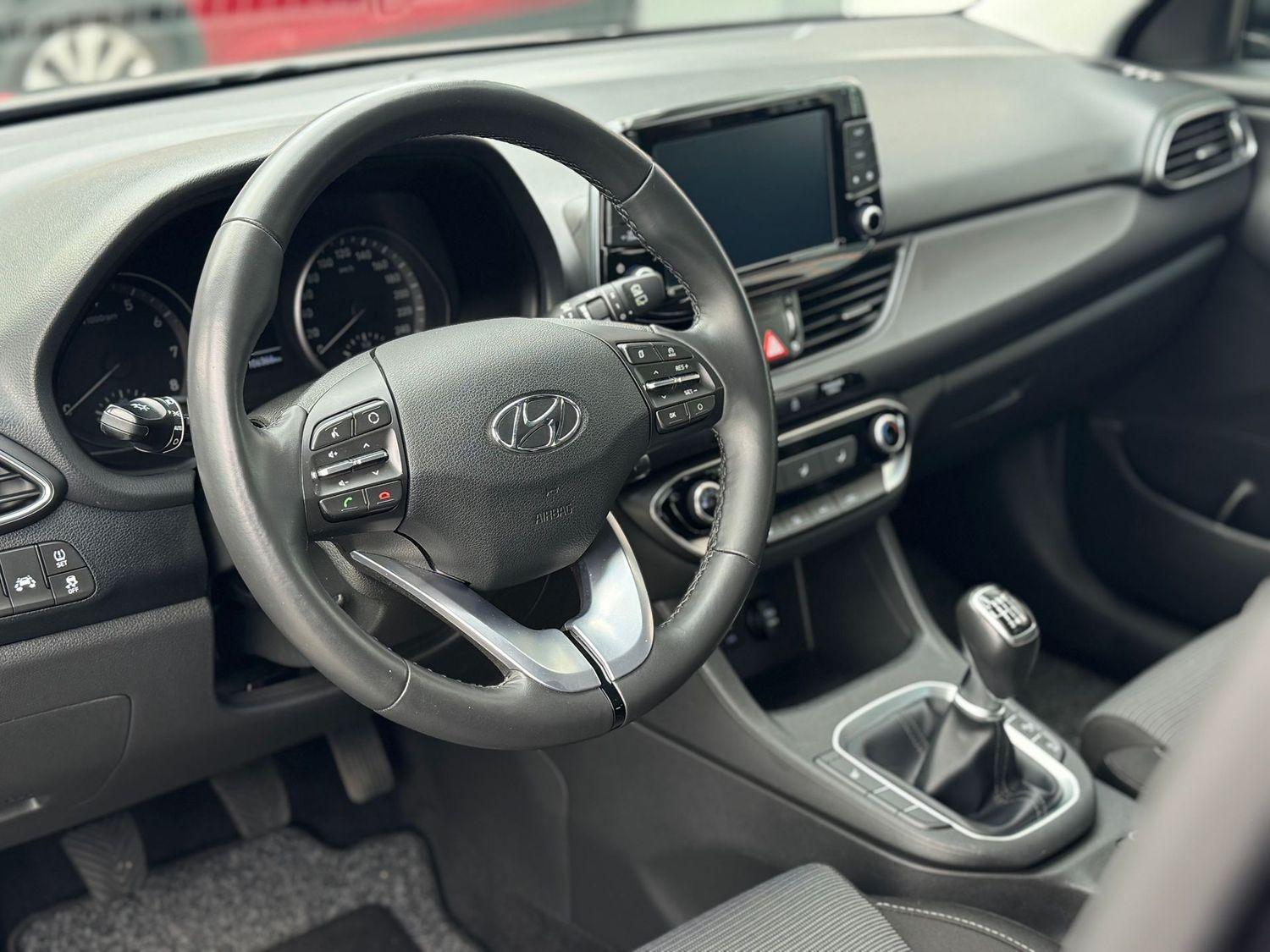 Hyundai i30 Select Kamera CarPlay Navi SHZ Tempom.
