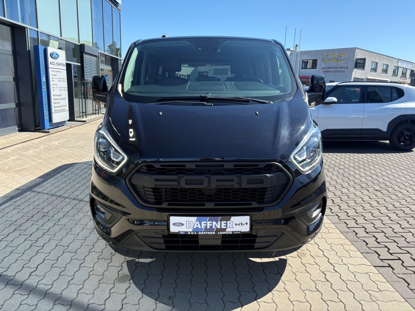 Fahrzeugabbildung Ford Tourneo Custom Kombi 320 L1 Titanium X AHK Behei