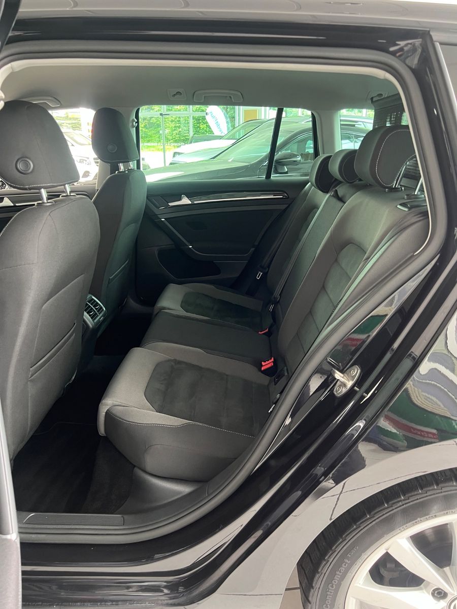 Fahrzeugabbildung Volkswagen Golf VII Variant Highline*Automatik