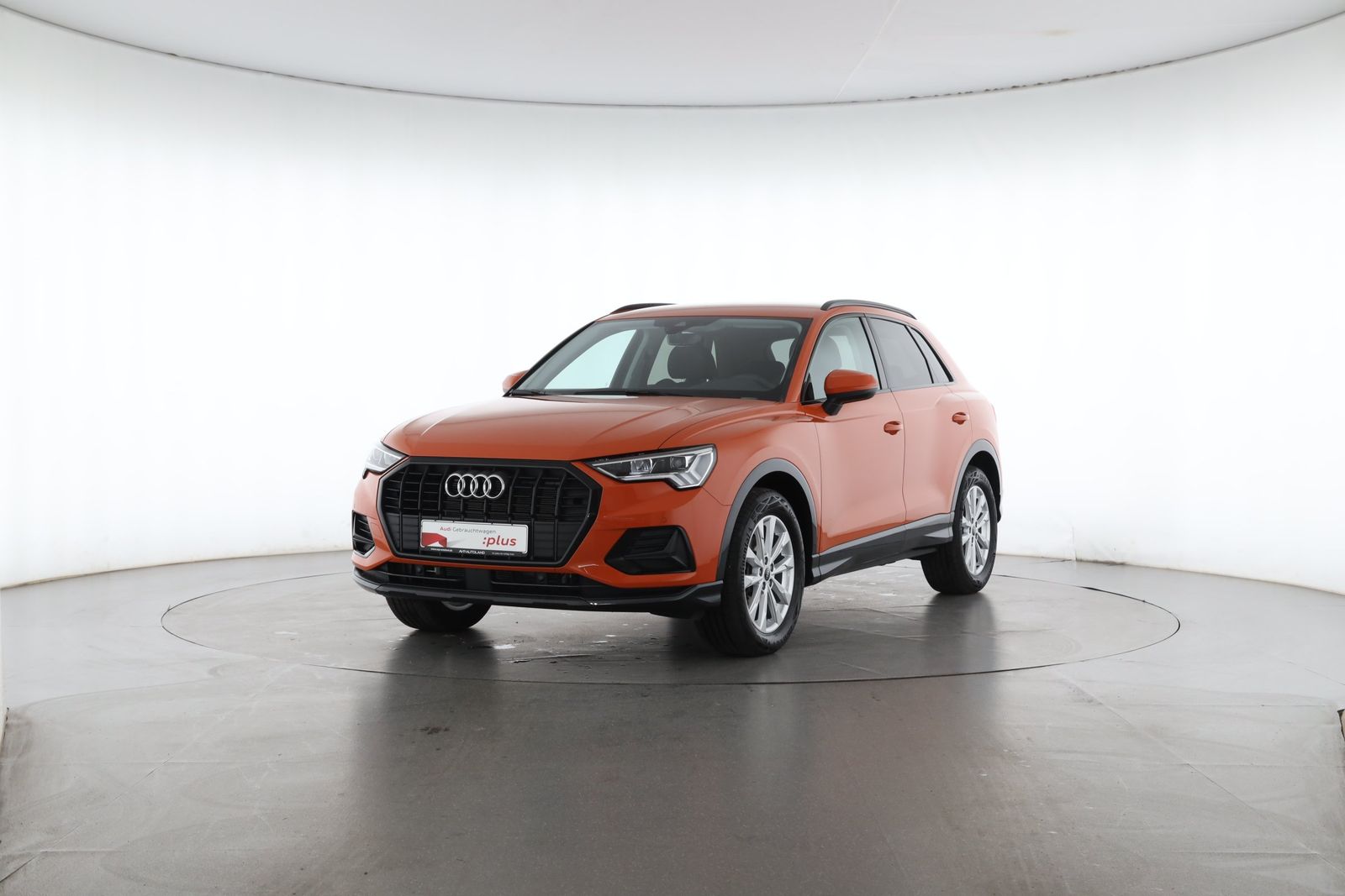 Audi Q3 TFSI Stronic | MMI NAVI PLUS | AHK