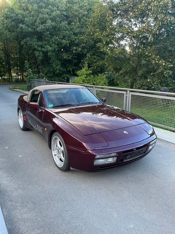 Porsche 944 S2 Cabrio / 211 PS