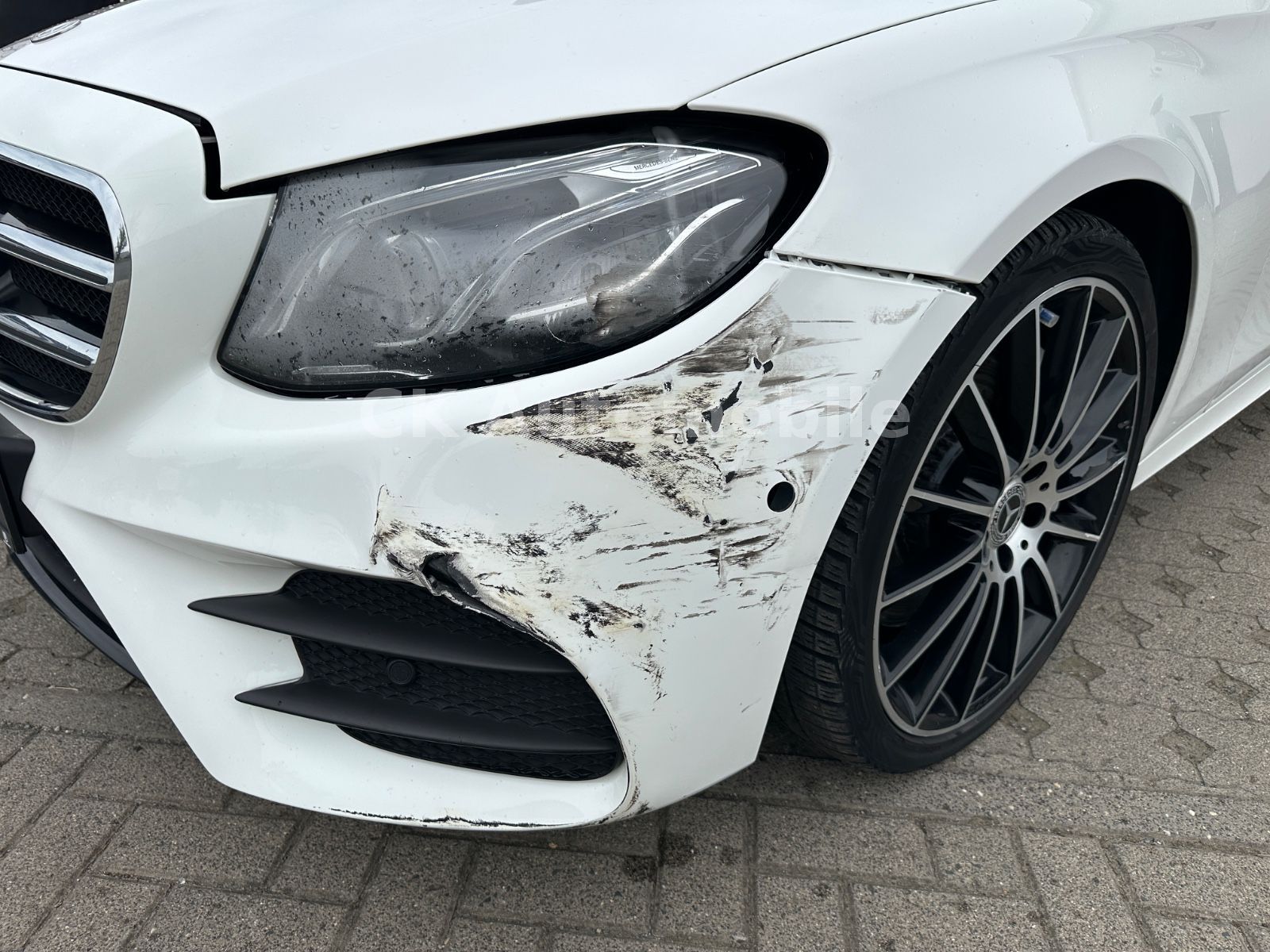 Fahrzeugabbildung Mercedes-Benz E 300 Lim. AMG-Line/Navi/Leder/Kamera/Burmester