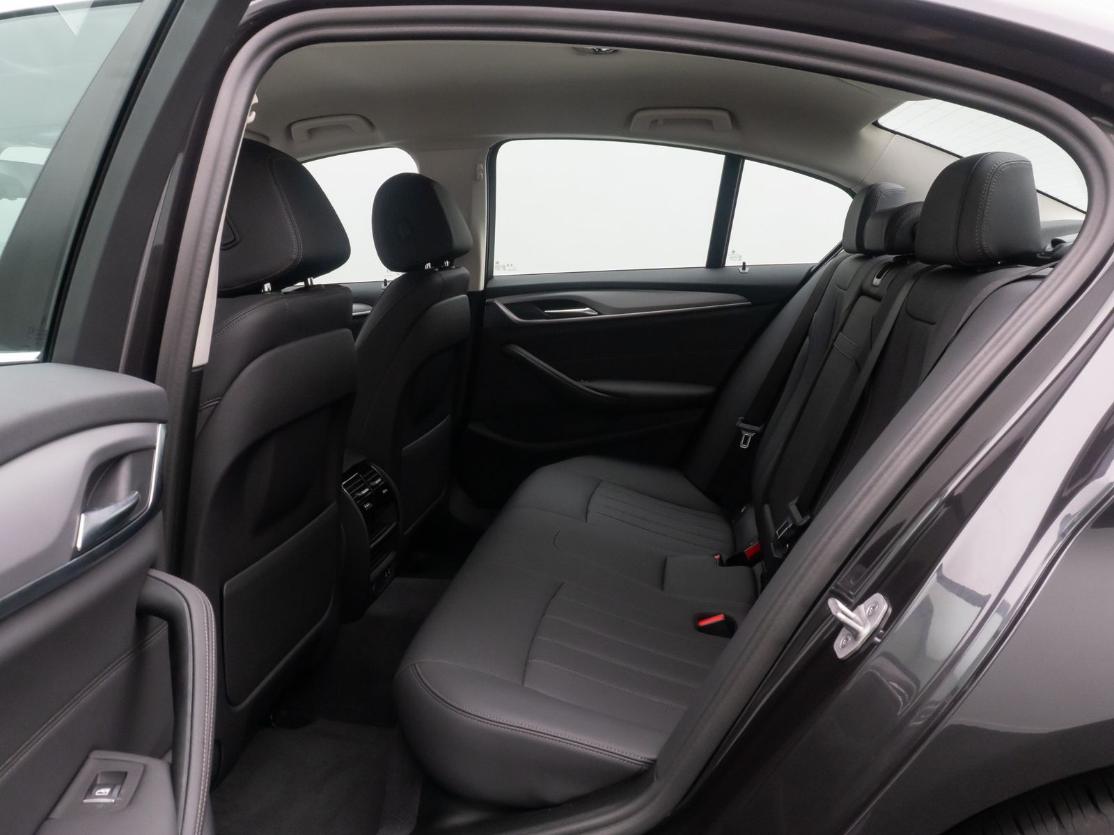 Fahrzeugabbildung BMW 530i DriveAss Alarm DAB Kamera CoickpitPro WLAN