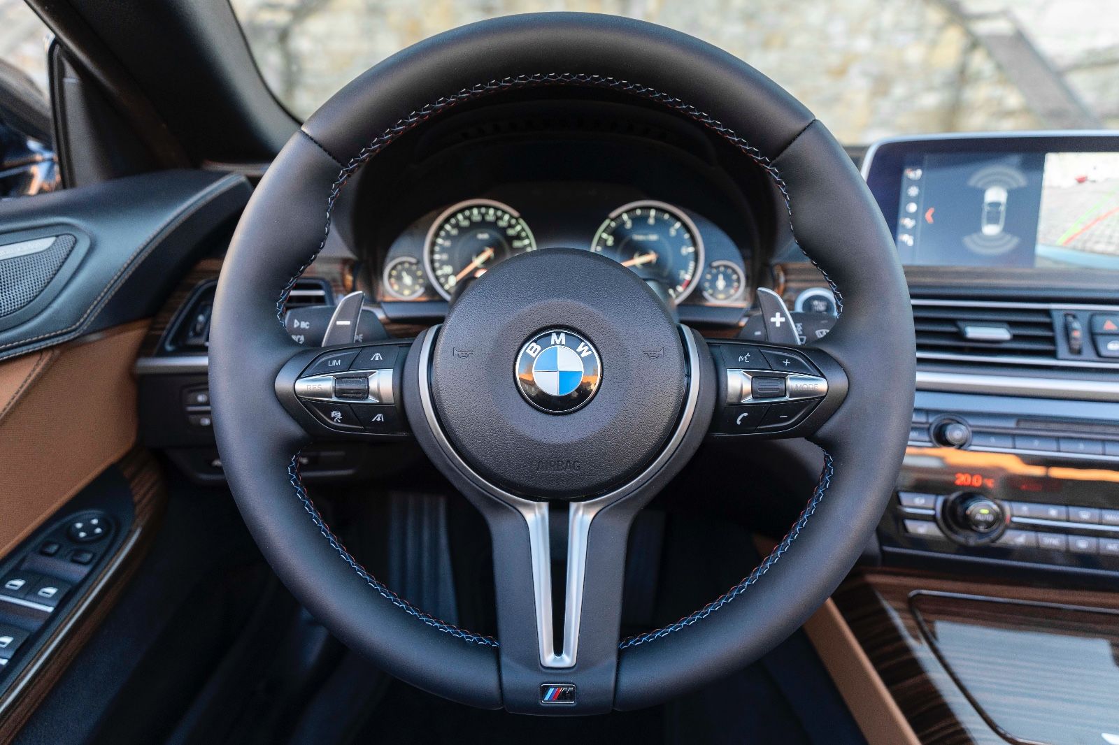 Fahrzeugabbildung BMW 650i xDrive Cabrio H&K LED CARPLAY NAV KAM ACC