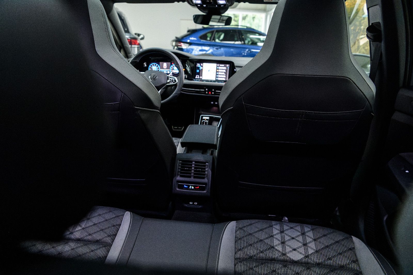 Fahrzeugabbildung Volkswagen Golf Variant R-Line eTSI DSG+AHK+Kamera+Pano