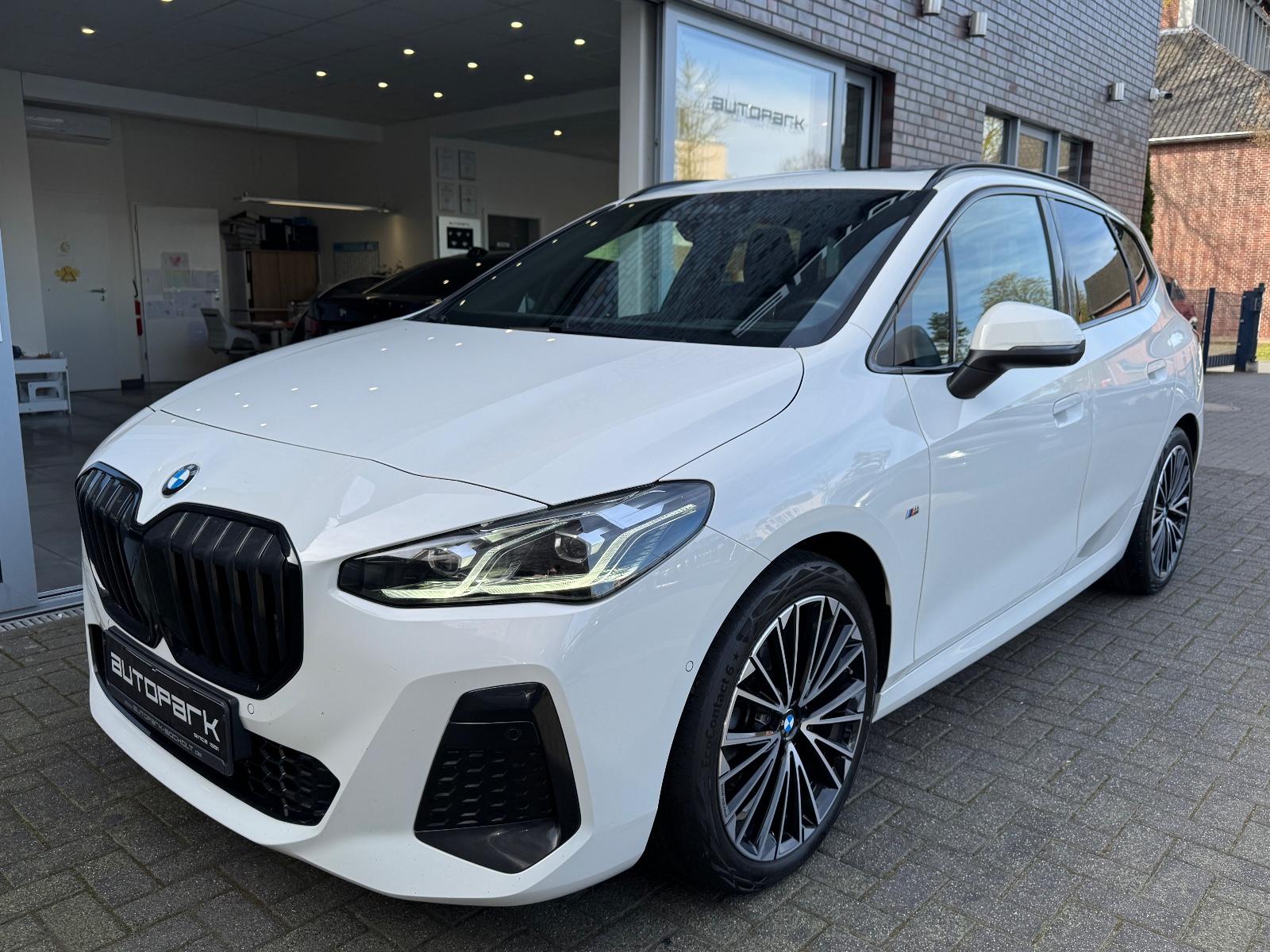 BMW 218i Active Tourer M Sport PANO HUD DAPr AHK 360