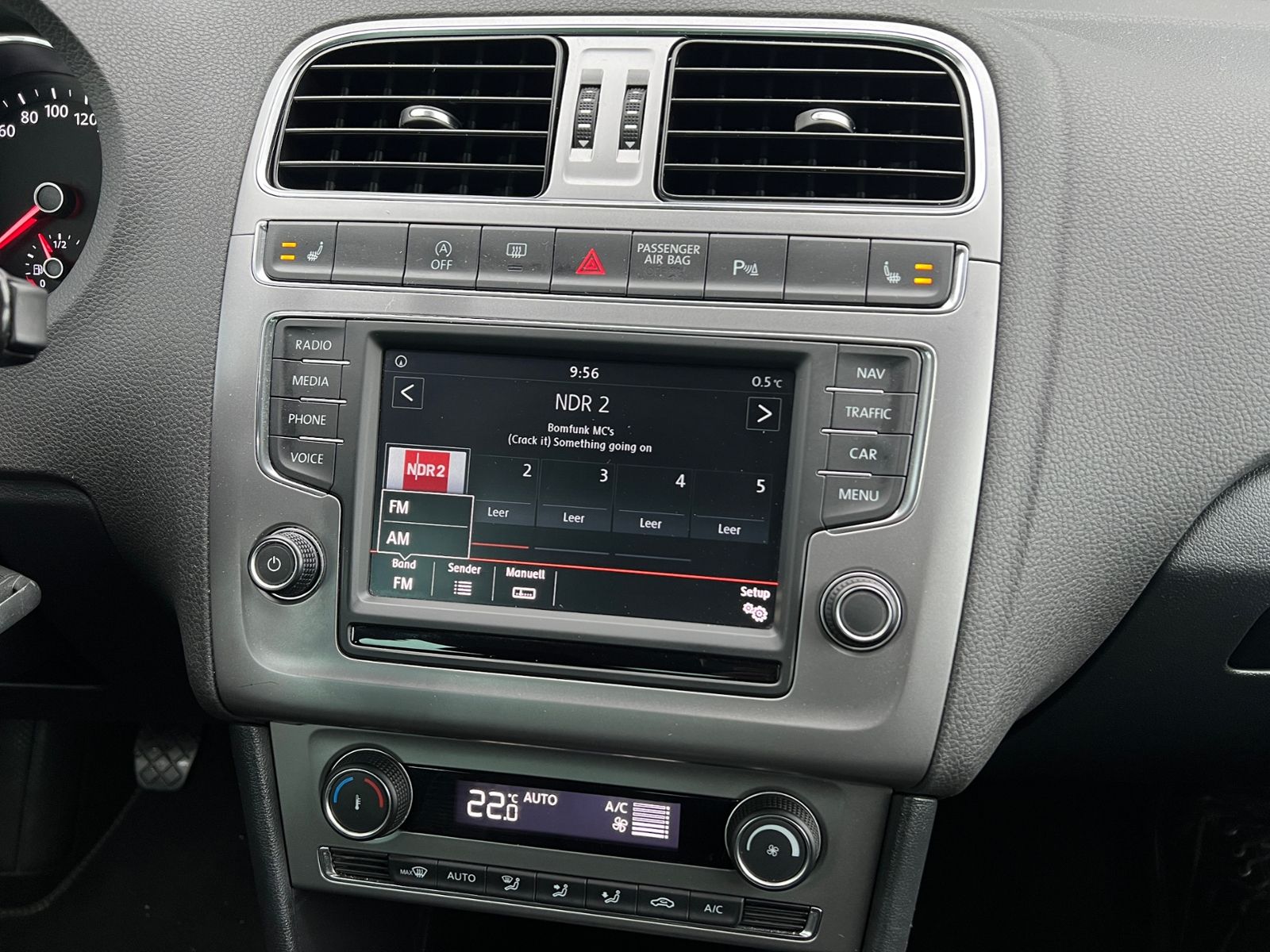 Fahrzeugabbildung Volkswagen Polo Lounge 1.0 *Sitzheizung, Climatronic, Navi*