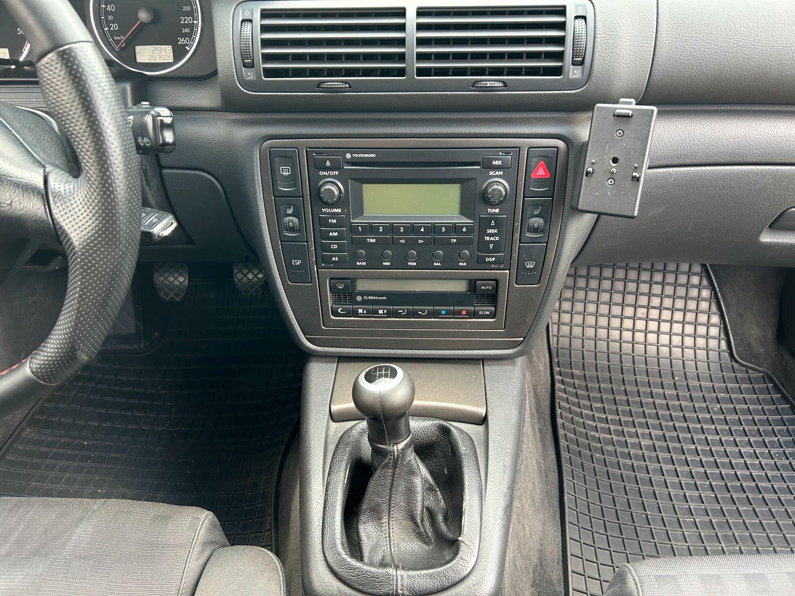 Volkswagen Passat 2004 — photo 9