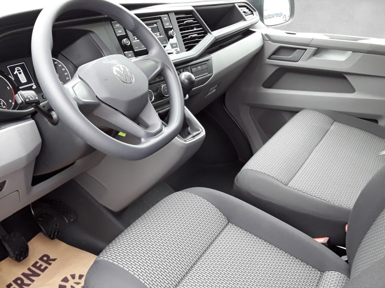Fahrzeugabbildung Volkswagen T6 Caravelle 6.1 Kombi Trendline LR TDI 110 kW