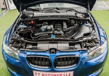 Fahrzeugabbildung BMW 325i Coupe M-Paket|SCHALTER|KLIMAA|LEDER|SHZ