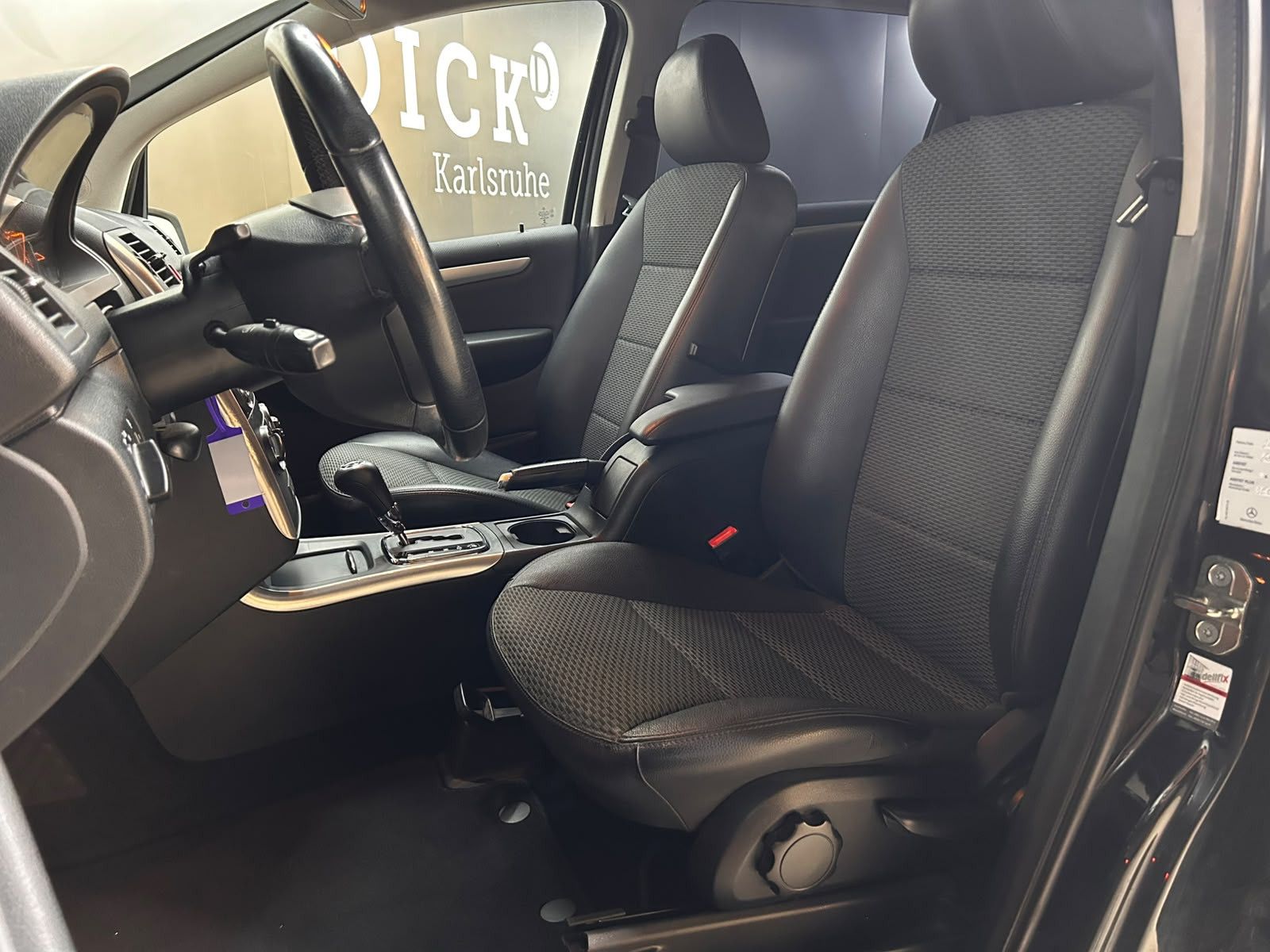 Fahrzeugabbildung Mercedes-Benz A 180 CDI Avantgarde LEDER+SHZ+PDC+TEMPO+KLIMA+