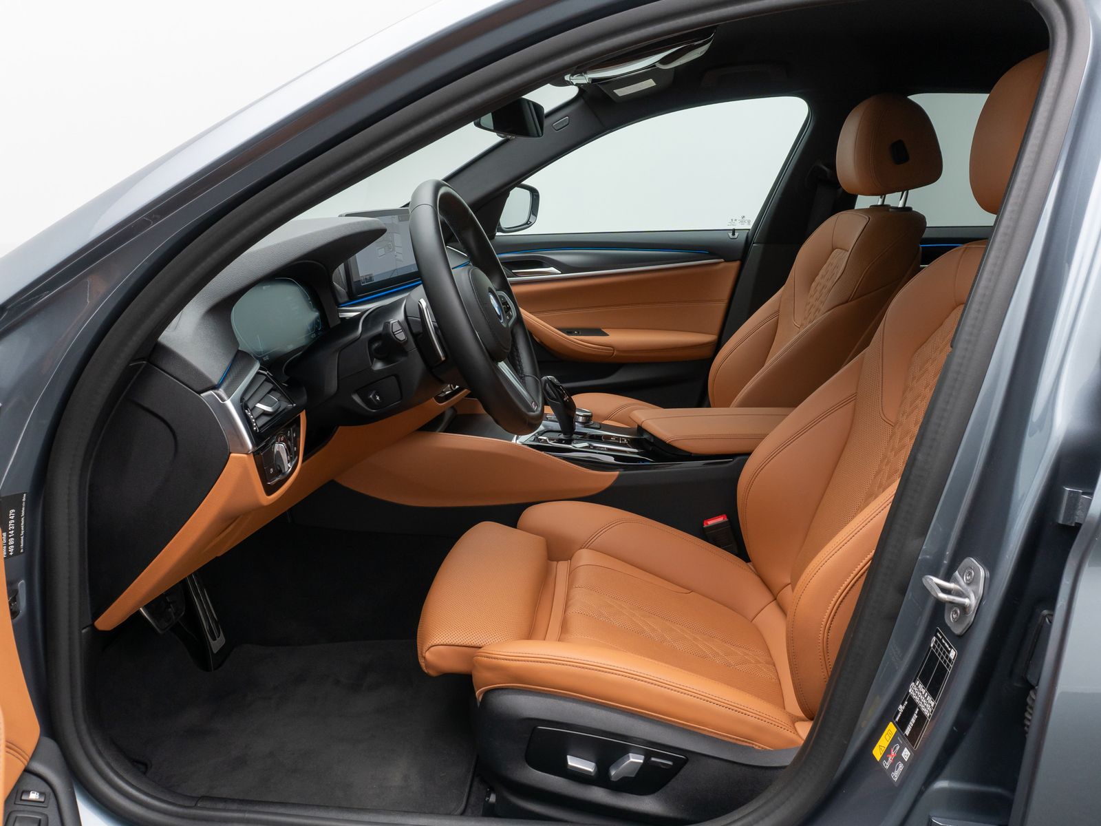 Fahrzeugabbildung BMW 530e M Sport DAB Kamera AHK Memory Alarm 18Zoll