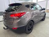Hyundai ix35 STYLE 2.0 AUT Schiebe-/Hebedach SHZ v+h ... - Hyundai ix35: Braun