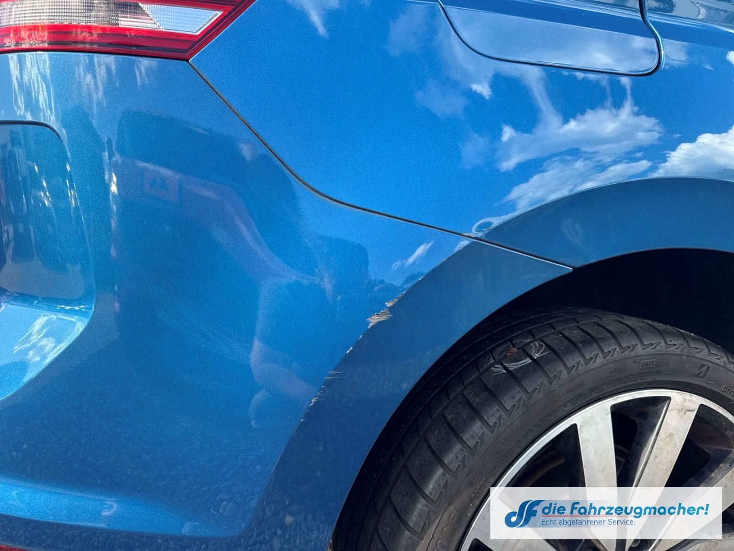 Fahrzeugabbildung Volkswagen Touran Highline 2,0TDi Pano *EXPORT