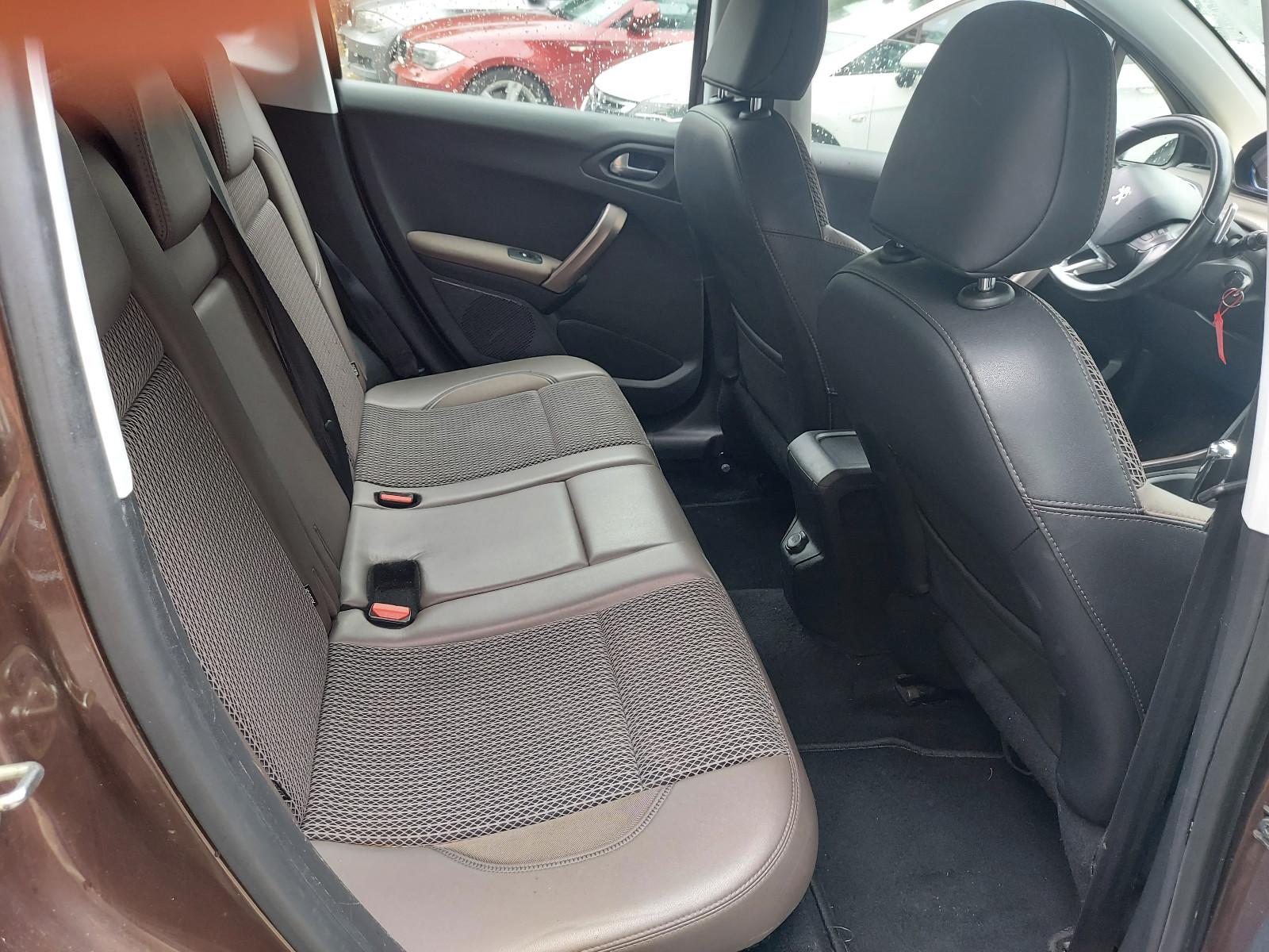 Peugeot 2008 1.6HDI Allure  Aut&Navi&SHZ