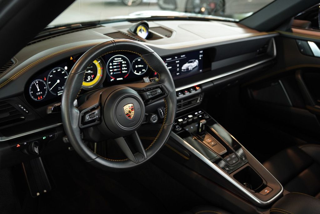 Porsche 992